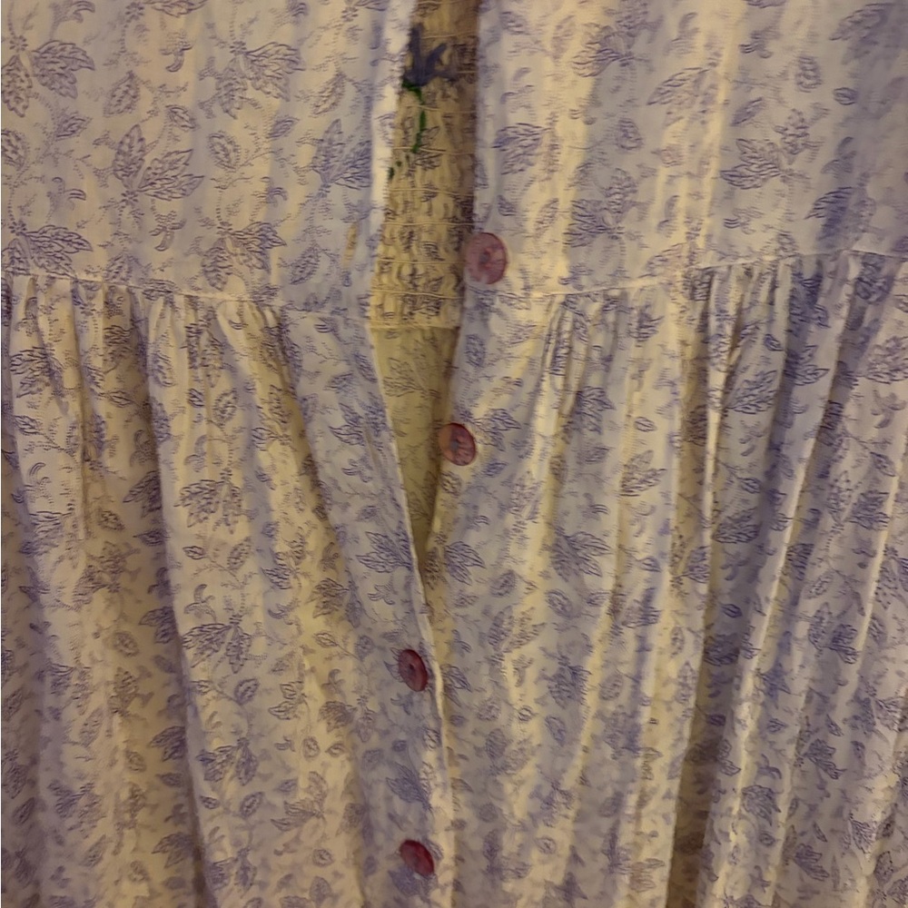 VINTAGE women’s Sleeveless Lavender FloralDress with Embroidered Waist and tie - Picture 5 of 5